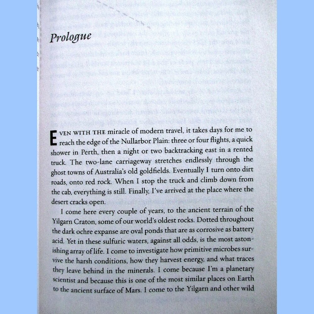 Book - The Sirens of Mars: Searching for Life on Another World, by Sarah Johnson - Picture 6 of 15